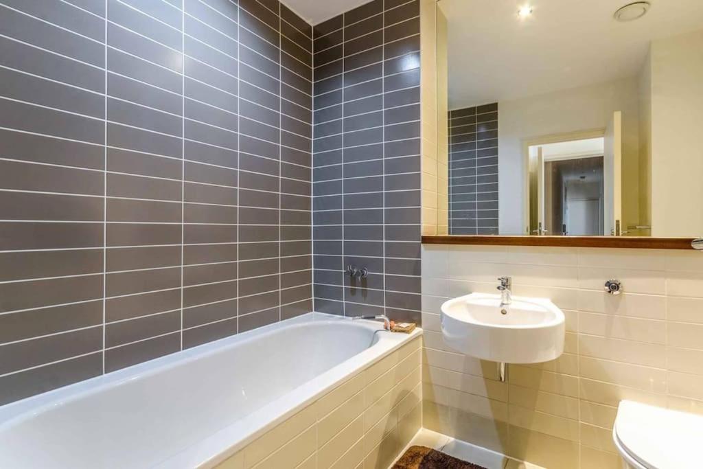 Luxurious Flat Sunny, Quiet, Design, Lift, Balcony Londres Exterior foto